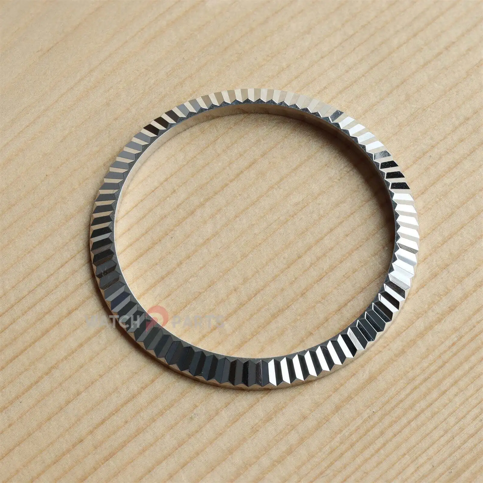 ロレックス用18Kホワイトゴールドベゼル、日付ジャスト41、 - Rolex Watch Datejust のレビューと価格